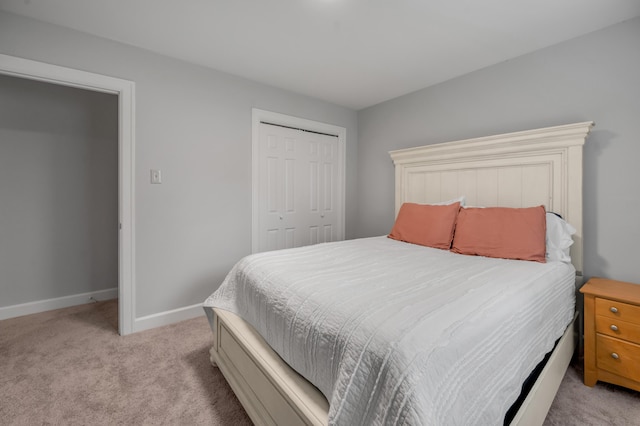 1074 Rockbridge Rd, Lexington, KY 40515 - bedroom with light carpet and a closet