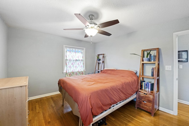 3523 Brookview Dr, Lexington, KY 40517 - bedroom featuring wood finished floors and a ceiling fan