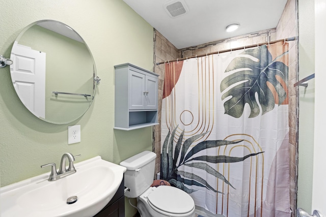 3523 Brookview Dr, Lexington, KY 40517 - bathroom featuring vanity, a shower with curtain, and a textured wall