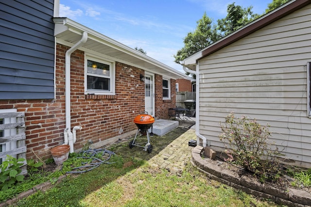 3523 Brookview Dr, Lexington, KY 40517 - view of yard with a patio