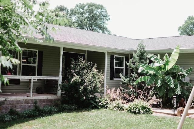 585 Cotton Rd, Corbin, KY 40701 - view of front of home featuring covered porch and a shingled roof