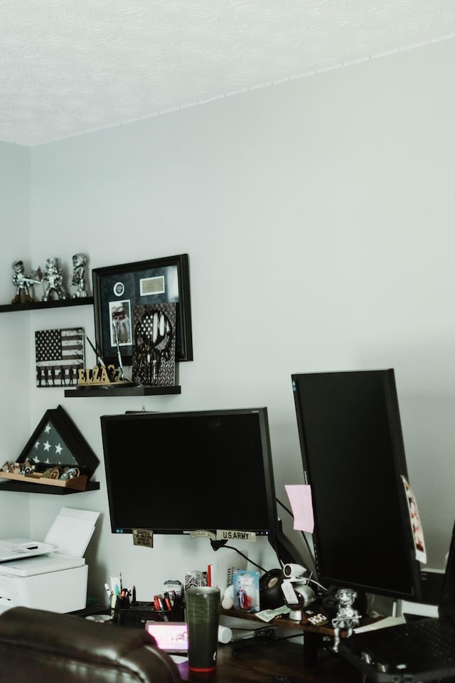 585 Cotton Rd, Corbin, KY 40701 - office space featuring a textured ceiling