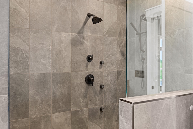 60 Pilots Dream Dr, Dry Ridge, KY 41035 - full bathroom featuring a tile shower