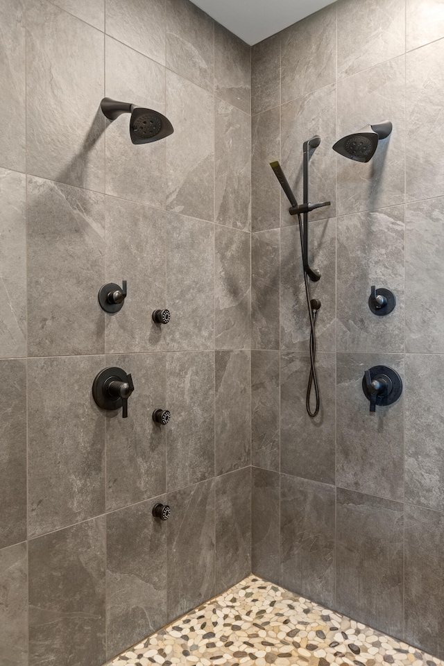 60 Pilots Dream Dr, Dry Ridge, KY 41035 - full bathroom featuring a tile shower