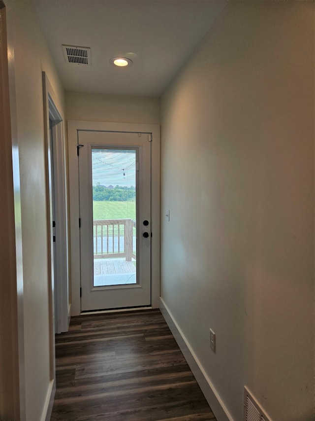 209-211 Wyldwood Way, Berea, KY 40403 - entryway with dark wood-style floors and recessed lighting