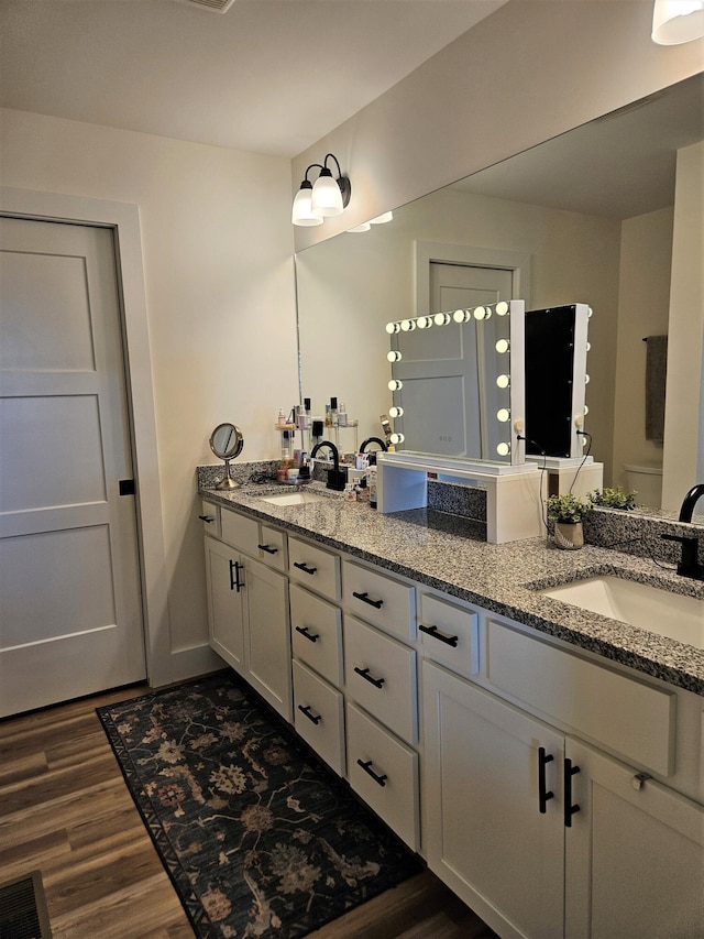 209-211 Wyldwood Way, Berea, KY 40403 - full bath featuring double vanity and wood finished floors
