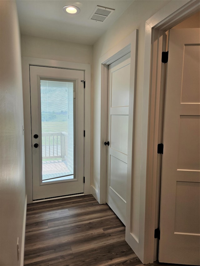 209-211 Wyldwood Way, Berea, KY 40403 - doorway with dark wood-type flooring and recessed lighting