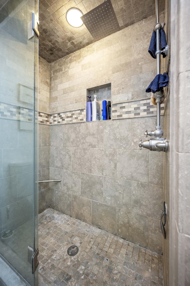 321 S Turner St, Midway, KY 40347 - full bath with a stall shower