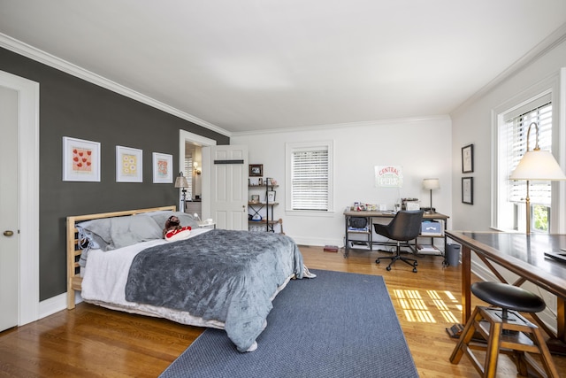 321 S Turner St, Midway, KY 40347 - bedroom with crown molding, a desk, and wood finished floors