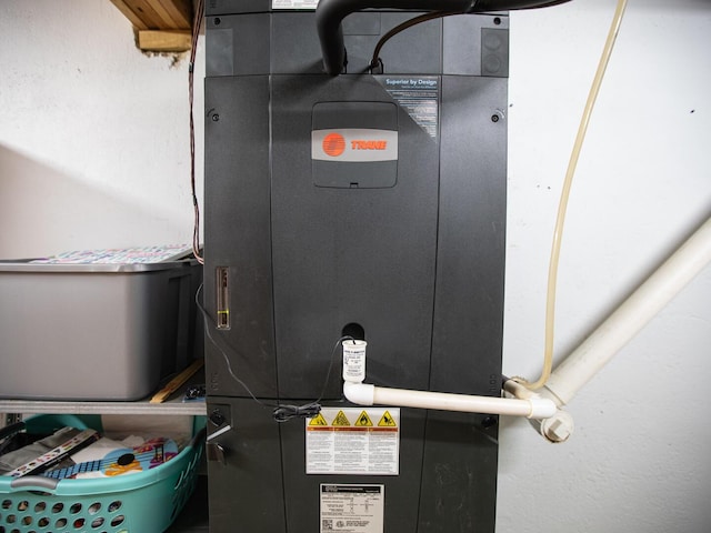 843 Joe Henson Rd, Dunnville, KY 42528 - utilities featuring heating unit