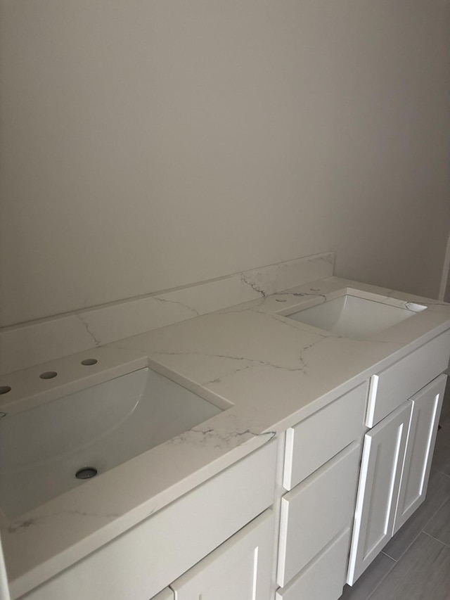 2716 Kearney Creek Ln, Lexington, KY 40511 - bathroom featuring vanity