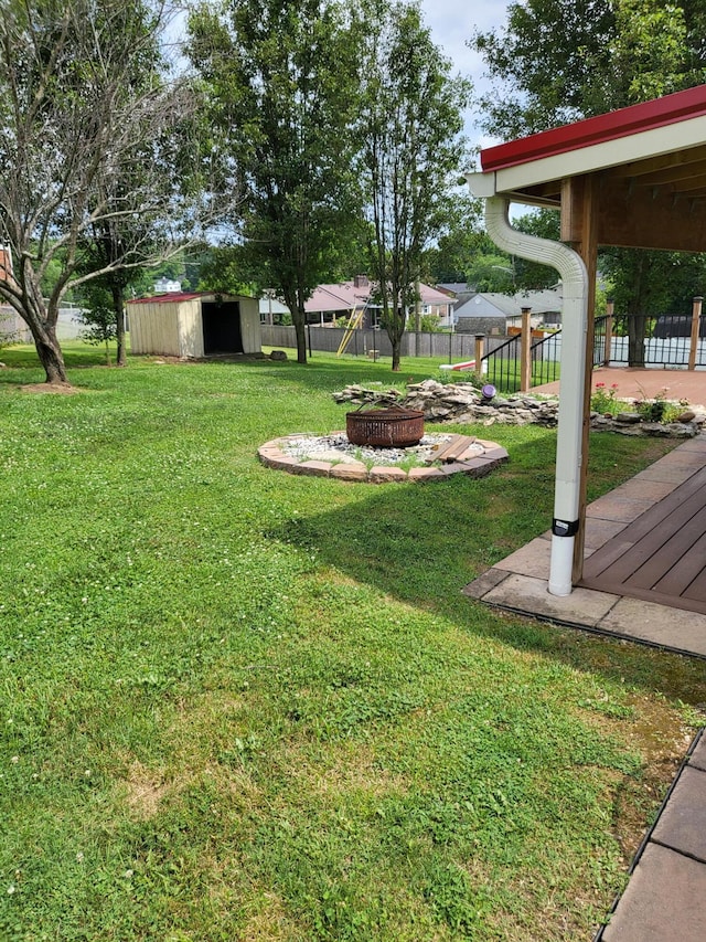 664 Linda Ave, Danville, KY 40422 - view of yard with a fire pit and an outdoor structure