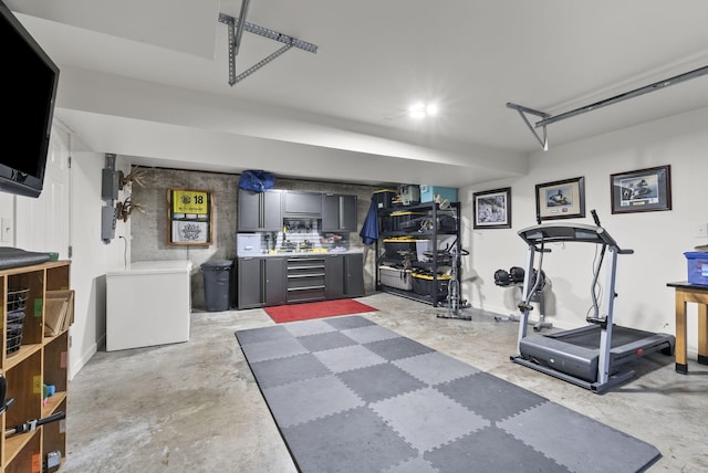 1020 Cornish Ln, Lawrenceburg, KY 40342 - exercise room with a garage