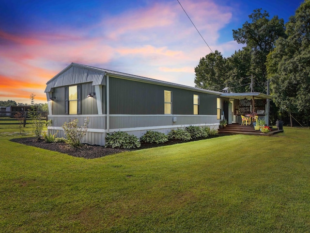 1100 Doublegate Rd, Jeffersonville, KY 40337 - view of front of home with a yard