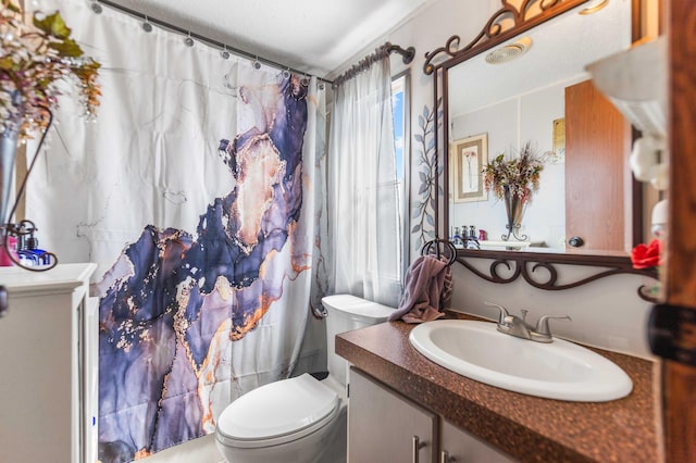 1100 Doublegate Rd, Jeffersonville, KY 40337 - bathroom featuring vanity, a shower with shower curtain, and plenty of natural light