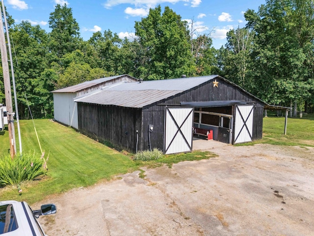 1100 Doublegate Rd, Jeffersonville, KY 40337 - view of pole building featuring a lawn