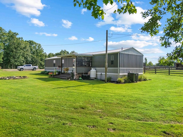 1100 Doublegate Rd, Jeffersonville, KY 40337 - back of property with a sunroom