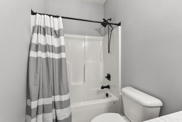 176 Cross Park Dr, Georgetown, KY 40324 - bathroom featuring toilet and shower / bath combo with shower curtain