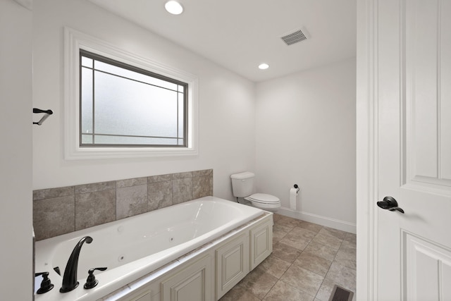 477 Barrington Dr, Somerset, KY 42503 - full bath with a jetted tub and recessed lighting