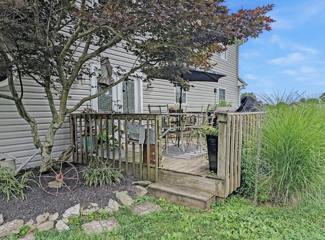 109 Edwards Ct, Lancaster, KY 40444 - deck featuring outdoor dining area