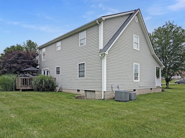109 Edwards Ct, Lancaster, KY 40444 - view of property exterior featuring crawl space, a yard, and a deck