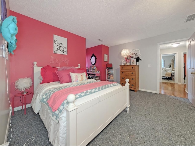 109 Edwards Ct, Lancaster, KY 40444 - carpeted bedroom with a textured ceiling