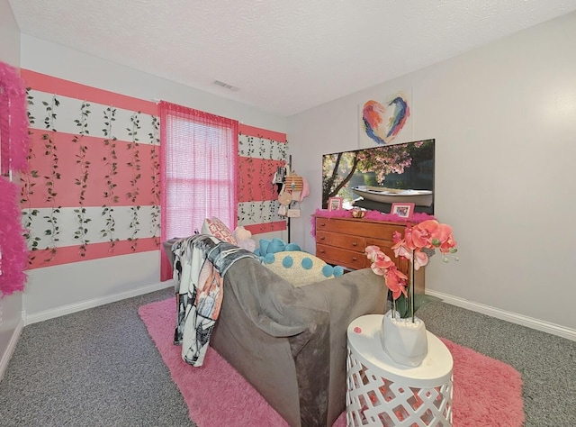 109 Edwards Ct, Lancaster, KY 40444 - carpeted living room with a textured ceiling and baseboards