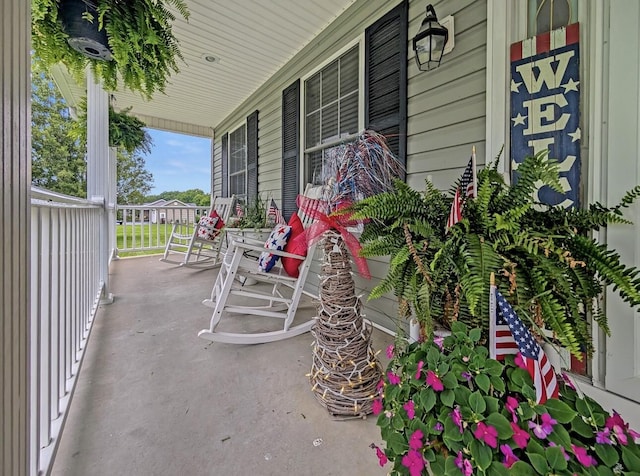 109 Edwards Ct, Lancaster, KY 40444 - view of covered porch