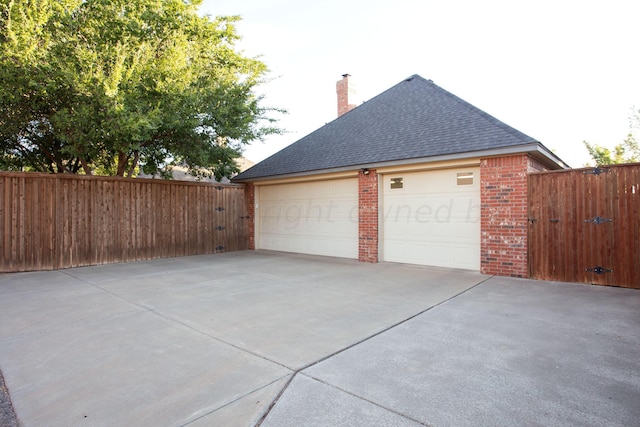 7705 New England Pkwy, Amarillo, TX 79119 - garage featuring fence