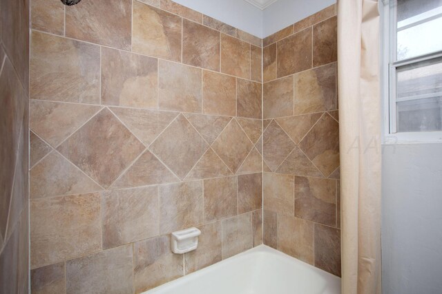 3925 Gatewood St, Amarillo, TX 79109 - full bath with shower / bathtub combination