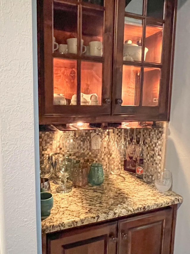 7507 Continental Pkwy, Amarillo, TX 79119 - indoor dry bar featuring tasteful backsplash