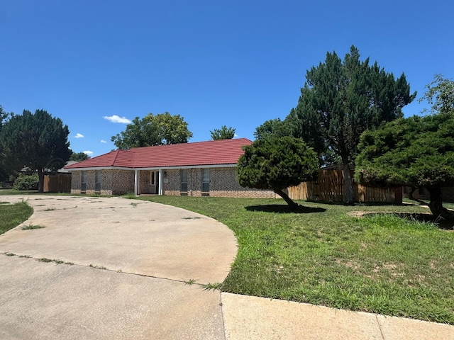 3717 Farwell Dr, Amarillo, TX 79109 - ranch-style house featuring a tiled roof