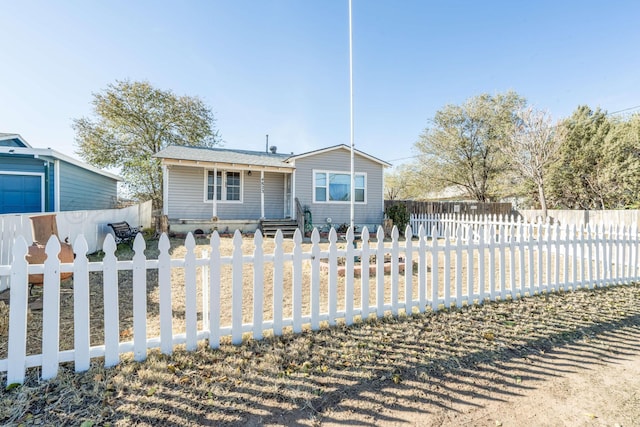 view of front of property