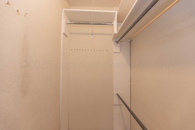 1218 N Charles St, Pampa, TX 79065 - view of spacious closet