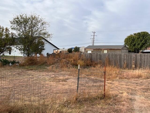 Listing photo 3 for 918 SW 22nd Ave, Perryton TX 79070