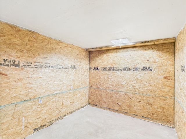 803 R Ave, Sunray, TX 79086 - unfurnished room with concrete floors