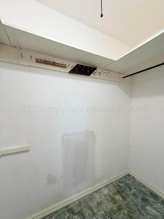 715 Ave P, Sunray, TX 79086 - view of walk in closet