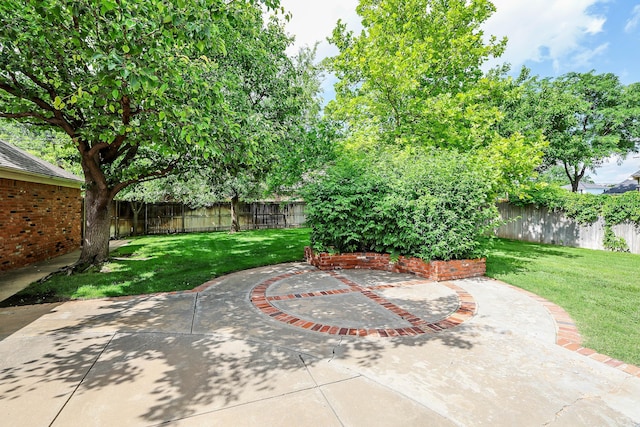 2604 Hawthorne Dr, Amarillo, TX 79109 - view of patio / terrace