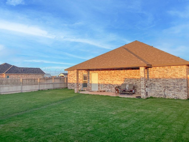 view of yard with a patio