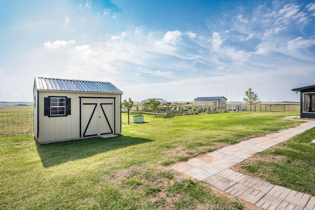 view of yard featuring a shed