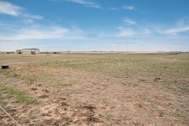 view of yard featuring a rural view