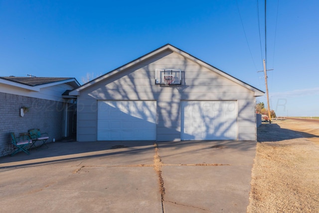 view of detached garage