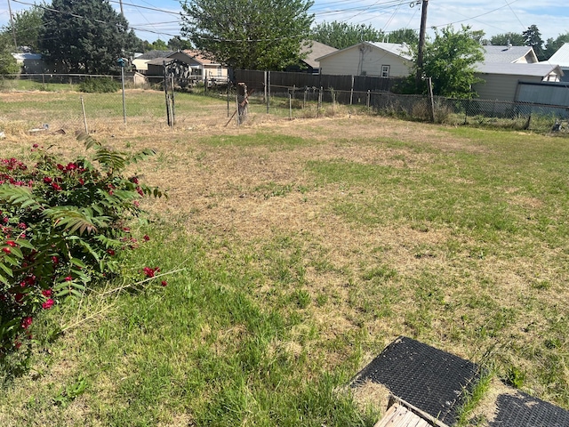 104 Peiffer St, Borger, TX 79007 - view of yard featuring fence