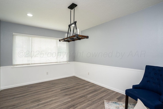 1301 Clyde St, Amarillo, TX 79106 - unfurnished room featuring dark wood-style flooring and recessed lighting
