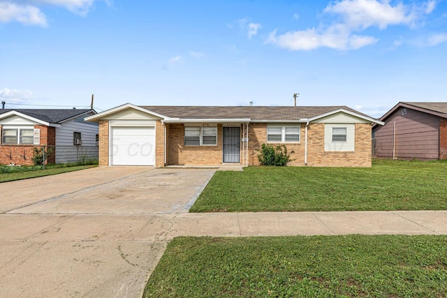 3302 Sequoia St, Amarillo, TX 79107 - ranch-style home with brick siding, driveway, and a front lawn