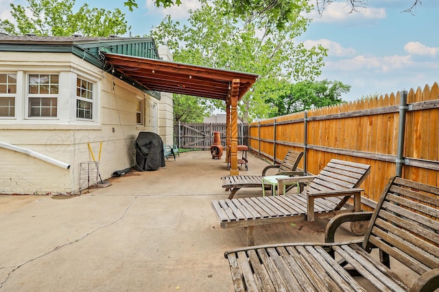 view of patio featuring a fenced backyard