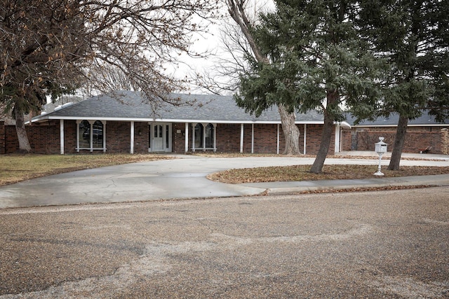 view of front facade featuring covered porch