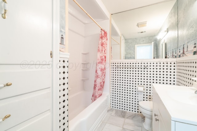 3519 S Julian Blvd, Amarillo, TX 79102 - bathroom featuring visible vents, shower / tub combo, toilet, and vanity