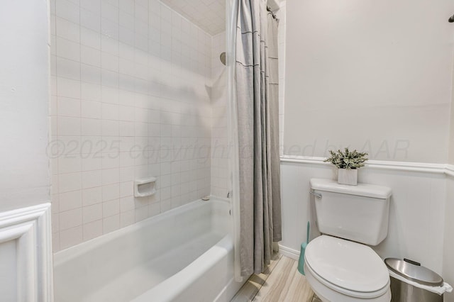 7703 Farrell Dr, Amarillo, TX 79121 - bathroom with shower / bath combo and toilet