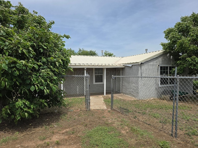 1313 Skyline Dr, Amarillo, TX 79108 - rear view of house featuring metal roof
